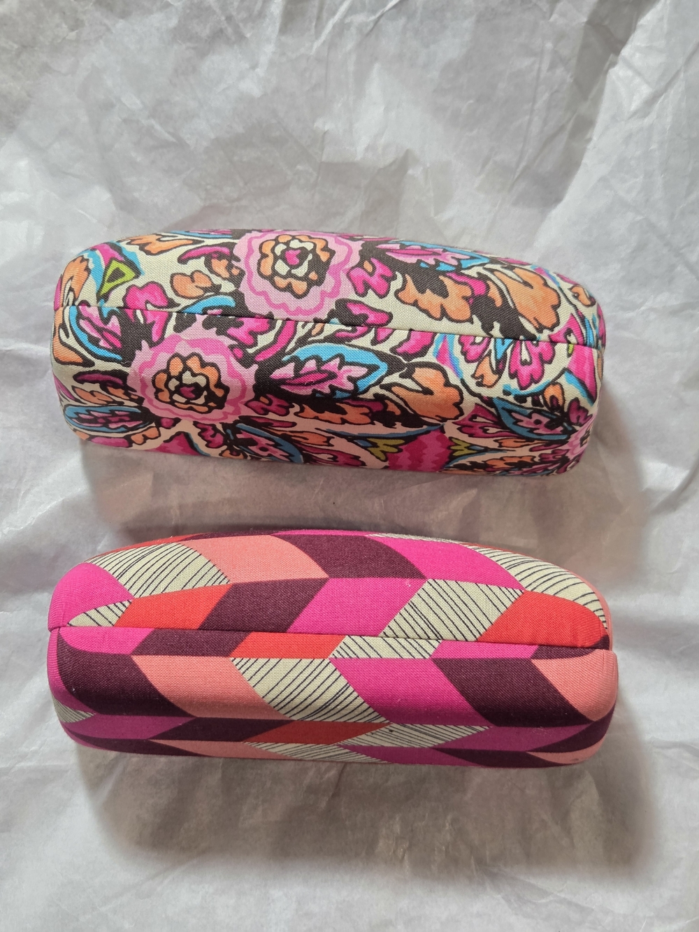 Vera Bradley Set Of 2 Pink Multi Patterned Sunglass Cases - NWOT - Picture 2 of 6
